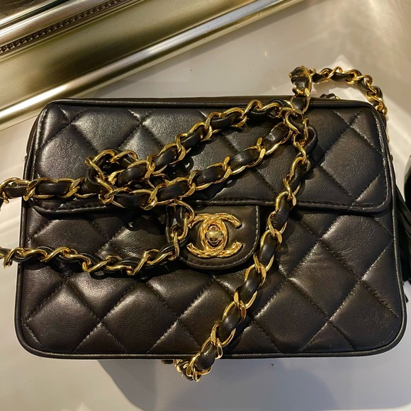 CHANEL Handbags - 𝗥𝗔𝗥𝗘 CHANEL 1994 MINI BAG. Vintage Authentic!! 24k gold⚜️